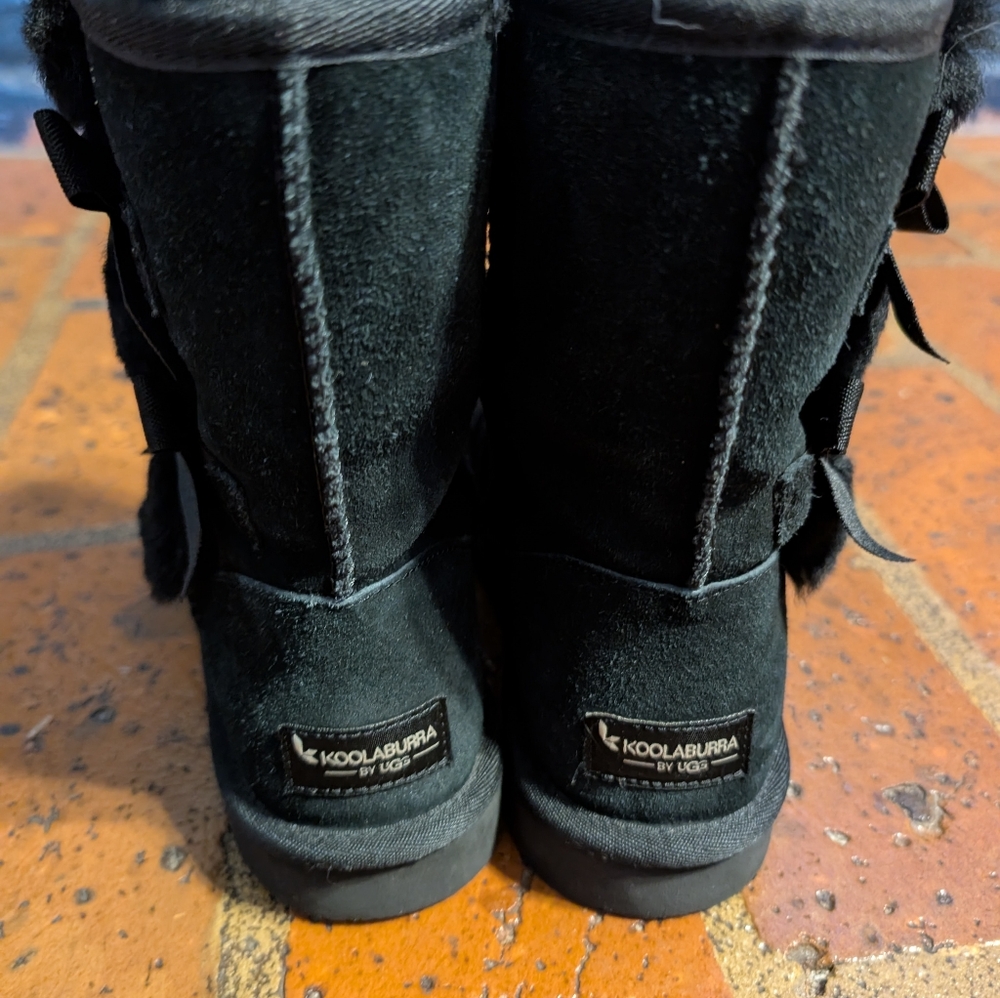 UGGs - Picture 4 of 6